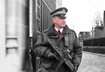 Black & white - Westminister Armed policeman